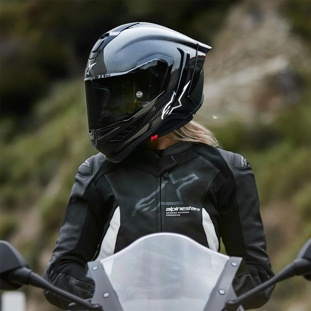 Alpinestars Supertech R10 Solid Helm, schwarz-carbon